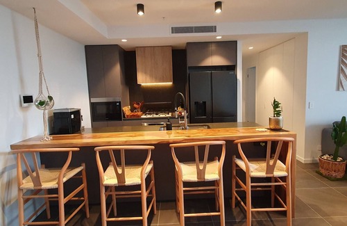 Surfers Paradise Apartment | New apartment, spectacular views day and night. Close to everything!