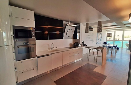 Omis Apartment | New apartment for 5 people on the riverside with stunning views