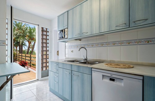 Vilafortuny Apartment | New Apartment "La Terrassa" with Sea Views, Large Terrace and Wi-Fi