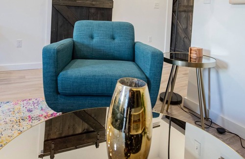 Lewiston Apartment | New Apt with Modern Style- 5 mins from St Mary’s, Central Maine Med, and Bates
