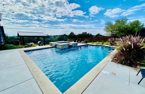 Dripping Springs House | NEW! AUSTIN HILL COUNTRY CHARM! POOL/HOT TUB/VIEWS