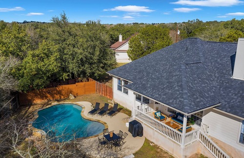 Hays County House | NEW Austin Hill Country -Modern, comfortable, private home - pool, fire pit, 4bd