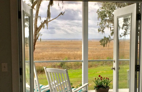 Darien Bed & Breakfast | NEW! B&B weekly & monthly room rental rates - Every room with a view!