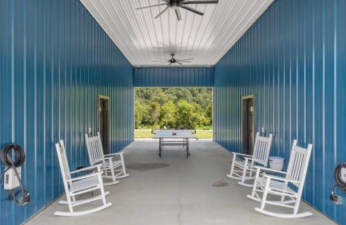 Stanton Villa | New Barndo/Kayak Launch/2 Private Hot Tubs