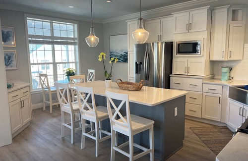 Marblehead House | New Bay Point Cottage at Waterview