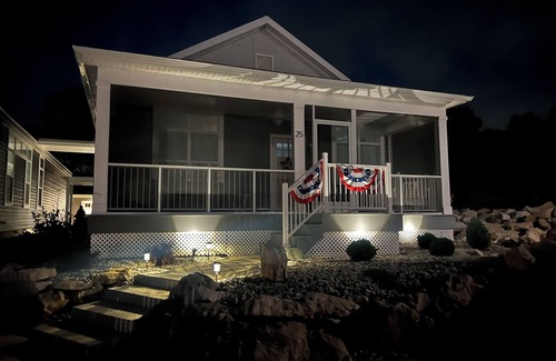 Marblehead House | New Bay Point Cottage at Waterview