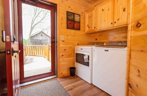 Oaks Corners Cabin | NEW! BC Retreat with Fireplace,Game Room,Hot Tub!