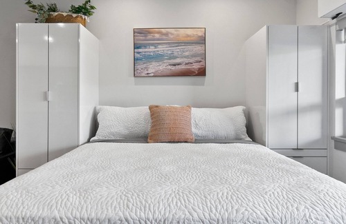 Vernon Apartment | New Beachside, Cozy Studio