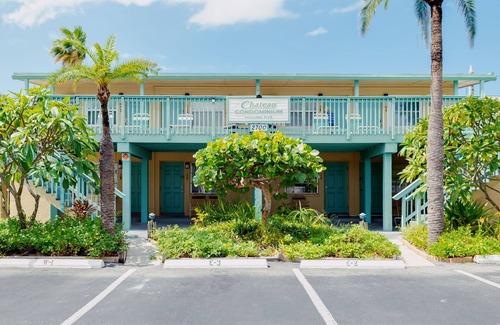 St. Petersburg - Clearwater Apartment | NEW Beautiful Beachfront Apartment with Beach & Pool