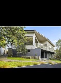 Lower Hutt House | New Birdsong Abode Central Guest House