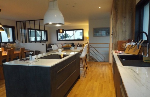 Plougasnou House | New, bright, spacious house. 150 m from the beach and 400 m from the port. 8 beds