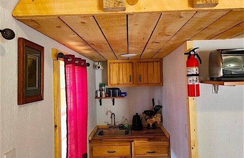 Custer Cabin | NEW! Buffalo Dreams Cabin at Dakota Dream B&B