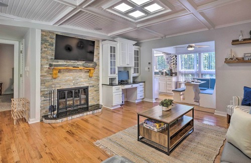 Buford House | NEW! Buford Getaway on Lake Lanier w/ Boat Dock!
