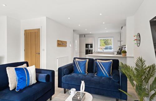 Sittingbourne House | New Build 3 Bed House by AV Stays Short Lets Kent With Free Parking Ideal For Contractors