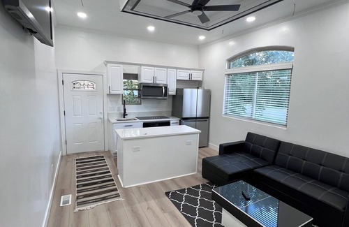 Lehi Apartment | New Build Luxurious Modern Apartment With a Private Garage And a Covered Porch