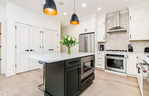 Italian Village House | New Build Luxury Townhome | Heart of Short North w/Terrace