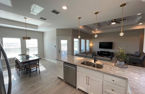 Port Isabel House | New build on Quiet Wildlife Preserve -37 Val