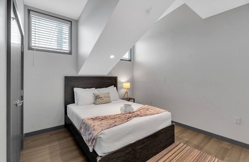 New Orleans Hotel | New Build Stylish Haven in Bywater + Parking
