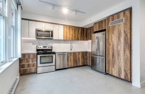 West End Apartment | NEW BUILDING -Pet Allowed 2 Bedroom/2 Bathroom@ 1170 Barclay