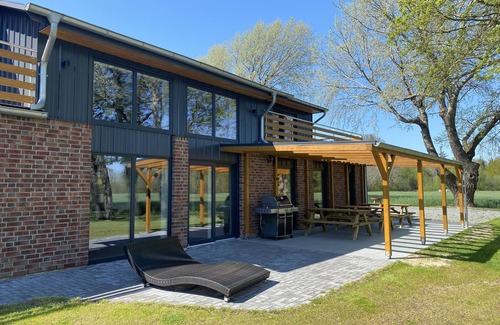 Norstedt House | New building with historic charm and a large garden, centrally located between the North Sea and the Baltic Sea