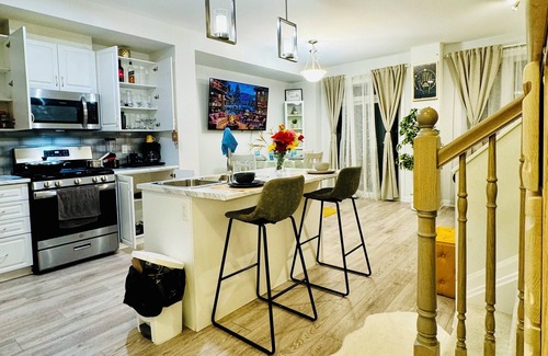 Ottawa Division House | New Built 3 Bedrooms Beautiful Townhouse & 2.5 Bathrooms in Beautiful Community