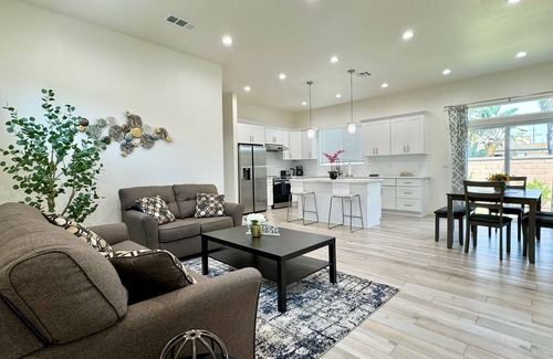 Tustin House | New Built#3BR#Private Homeš near Disneyland, Irvine, Convention & Beaches!