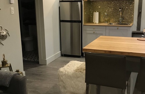 Saint Jovite Apartment | NEW by Designer at TREMBLANT- Big STYLE- HOT TUB!