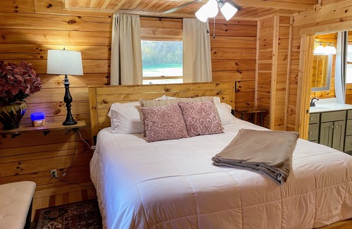 Carbon Hill Cabin | NEW! Byers Retreat!1K&6Q beds! Stay 2 & get 3rd half off, stay 3 and get 4 free!