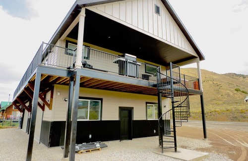 Helper Cabin | New cabin retreat | private dock