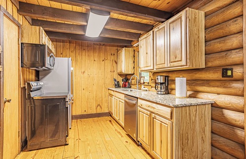 Lake Lure Cabin | New Cabin walking distance to Lake Lure Beach and minutes from Chimney Rock.