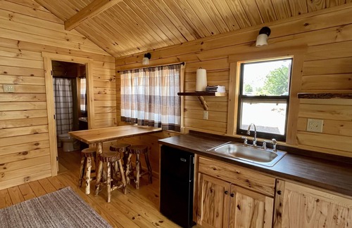 Zion National Park South Entrance Cabin | New Cabins in Springdale, Utah. 1/2 mile to the entrance of Zion National Park!