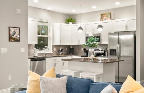 Safety Harbor Apartment | NEW! Canopy Cabana - Luxury Downtown Apartment
