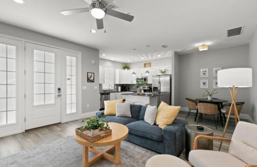 Safety Harbor Apartment | NEW! Canopy Cabana - Luxury Downtown Apartment