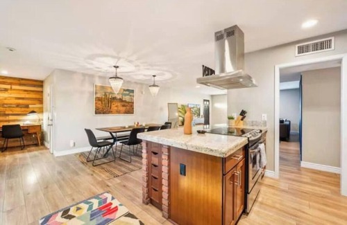 Scottsdale Estates Nine House | NEW Casa Rodeo, 4 Min to Old Town Scottsdale! Hot tub, No bunkbeds!