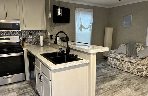 Harbor Springs Resort | New Cedar Walls Resort minutes away from the ski slopes, beaches and parks!