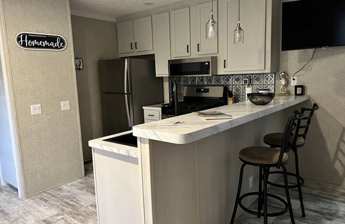 Harbor Springs Resort | New Cedar Walls Resort minutes away from the ski slopes, beaches and parks!