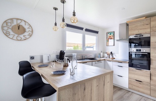 Bretignolles-sur-Mer Ski Chalet | New Chalet for 8 in a residence with pool