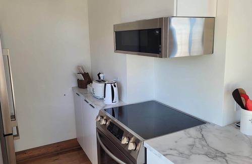 Amherst House | New chalet with lake and mountain views 15 minutes from Tremblant!