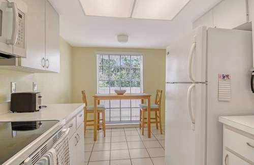 The Meadows Condo | NEW! Charming 2/2 Condo Meadows Wedgewood Top Floor