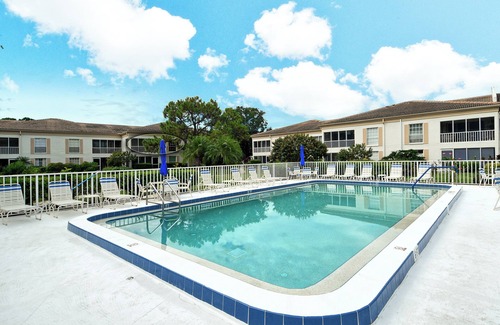 The Meadows Condo | NEW! Charming 2/2 Condo Meadows Wedgewood Top Floor