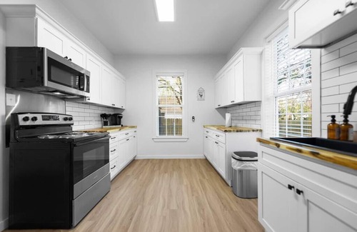 Waco House | New! Charming 2-Bedroom Home Minutes to Downtown