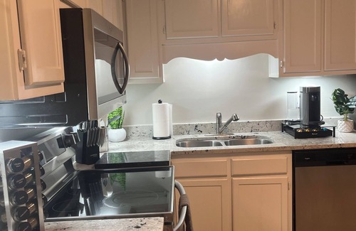 Hanahan House | NEW! Charming 2-bedroom townhome in convenient location
