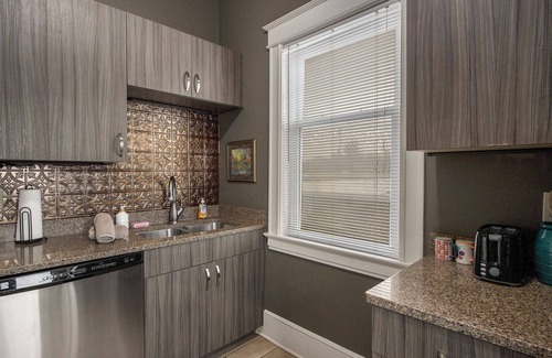 Central Business District Apartment | NEW Charming 2nd Floor Victorian Flat in Downtown Kalamazoo