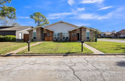 West Arlington House | NEW! Charming Getaway in the Heart of Arlington