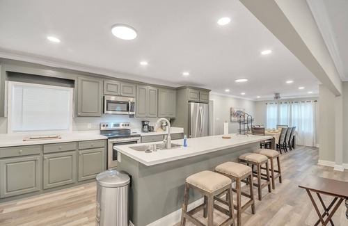 Clinton House | NEW! Charming Southern Retreat Near Historic Downtown