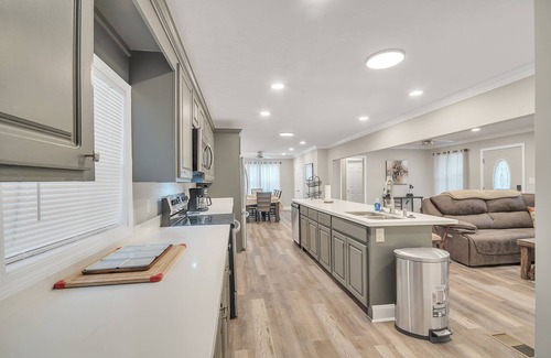 Clinton House | NEW! Charming Southern Retreat Near Historic Downtown
