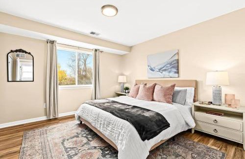 Roseville Apartment | New! Charming Upper Unit in the Heart of Roseville