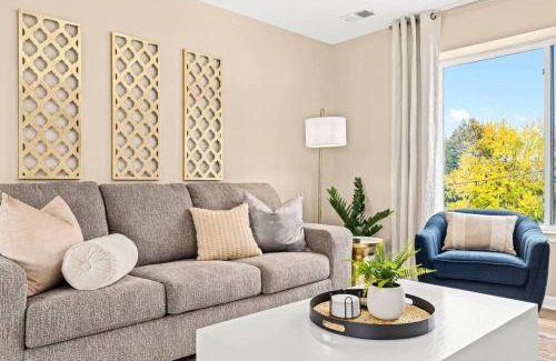 Roseville Apartment | New! Charming Upper Unit in the Heart of Roseville