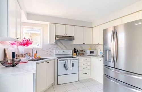 East Credit House | *NEW*Classy Inviting 4 Bedrm home near Toronto Pearson Airport Mississauga core