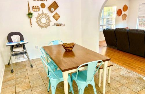 Navarre House | New! Close To Beach, Cozy, New beds & Family Friendly